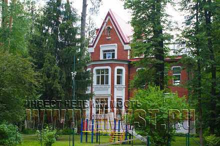 Дом в Жуковке 975.5 кв.м, участок 32 сотки