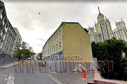 Здание с парковкой в Москве, Большой Ватин переулок